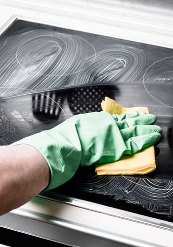 dreamstime_s_88551702 stove cleaning